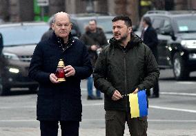 Volodymyr Zelenskyy and Olaf Scholz pay tribute to perished defenders of Ukraine in Kyiv