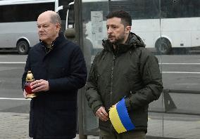 Volodymyr Zelenskyy and Olaf Scholz pay tribute to perished defenders of Ukraine in Kyiv