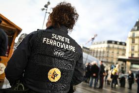 Police at Saint Lazare rail station in Paris FA