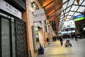 Police at Saint Lazare rail station in Paris FA