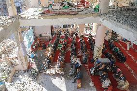 First Prayer At The Partially Restored Al-Farouq Mosque - Gaza