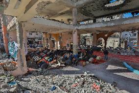 First Prayer At The Partially Restored Al-Farouq Mosque - Gaza