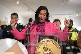 DC: Mayor Bowser hold a Shopping in Local Business press conference