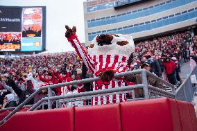 Wisconsin Badgers Vs. Minnesota Golden Gophers