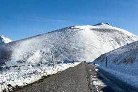 First Snow in Campo Imperatore