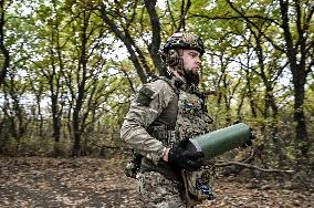 Artillery crew of Ukraines Khyzhak Patrol Police Special Unit