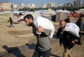 Gaza Receives Food Aid