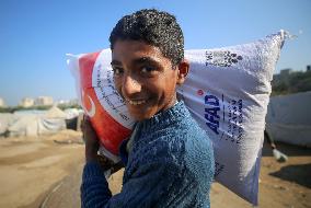 Gaza Receives Food Aid