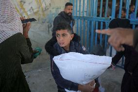 Gaza Receives Food Aid