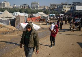 Gaza Receives Food Aid