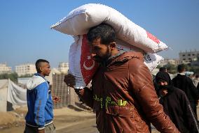 Gaza Receives Food Aid