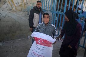 Gaza Receives Food Aid