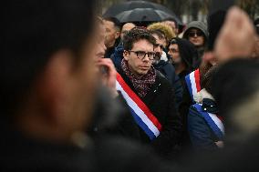 Taxi drivers protest in Paris FA