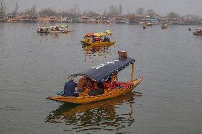 Uber Launches Boat Hailing Service In Kashmir's Dal Lake