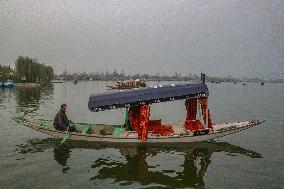 Uber Launches Boat Hailing Service In Kashmir's Dal Lake