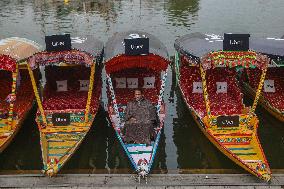 Uber Launches Boat Hailing Service In Kashmir's Dal Lake