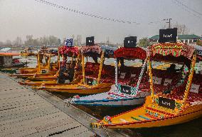 Uber Launches Boat Hailing Service In Kashmir's Dal Lake