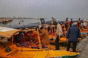 Uber Launches Boat Hailing Service In Kashmir's Dal Lake