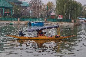 Uber Launches Boat Hailing Service In Kashmir's Dal Lake