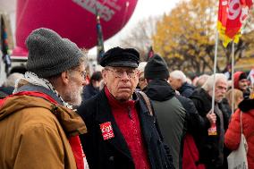 Demonstration For The Pension - Paris