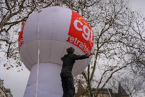 Demonstration For The Pension - Paris