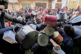 Palestinians Struggle To Survive Amid Food Shortage - Gaza