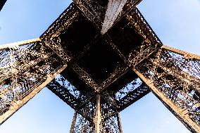 The Eiffel Tower In Pictures - Paris