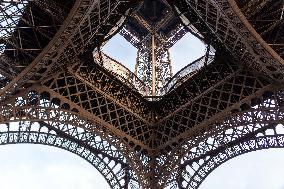 The Eiffel Tower In Pictures - Paris