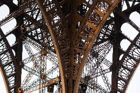 The Eiffel Tower In Pictures - Paris