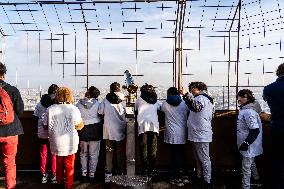 40 Schoolchildren Climb The Steps Of The Eiffel Tower - Paris