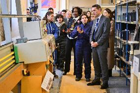 French Deputy Minister for Academic and Vocational
Success Alexandre Portier visits the Lucas de Nehou High School in Paris FA