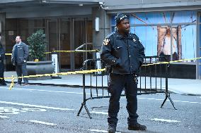 50-year-old Man Shot In The Chest Near Times Square At Hilton Club The Residences New York