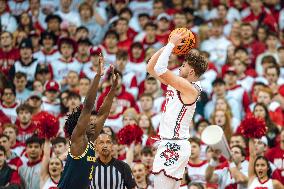 Wisconsin Badgers Vs. Michigan Wolverines