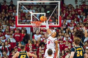 Wisconsin Badgers Vs. Michigan Wolverines