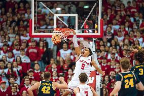 Wisconsin Badgers Vs. Michigan Wolverines