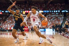 Wisconsin Badgers Vs. Michigan Wolverines