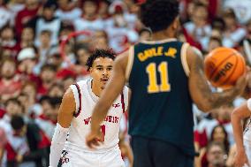 Wisconsin Badgers Vs. Michigan Wolverines