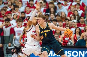 Wisconsin Badgers Vs. Michigan Wolverines