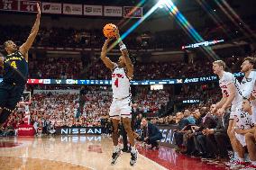 Wisconsin Badgers Vs. Michigan Wolverines