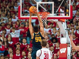 Wisconsin Badgers Vs. Michigan Wolverines