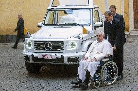 Pope Francis Gets First Electric 'Popemobile’ - Vatican