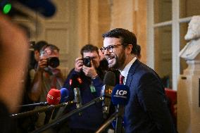 Presser on the motions of censure at the National Assembly in Paris FA