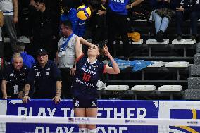 Reale Mutua Fenera Chieri '76 v SMI Roma Volley - Italian Women's Serie A1 Volleyball: Day 11