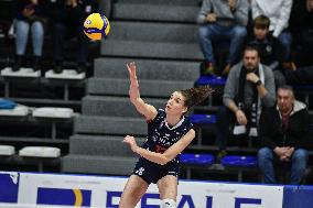 Reale Mutua Fenera Chieri '76 v SMI Roma Volley - Italian Women's Serie A1 Volleyball: Day 11