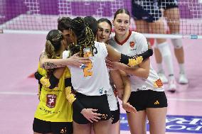 Reale Mutua Fenera Chieri '76 v SMI Roma Volley - Italian Women's Serie A1 Volleyball: Day 11