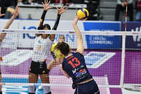 Reale Mutua Fenera Chieri '76 v SMI Roma Volley - Italian Women's Serie A1 Volleyball: Day 11