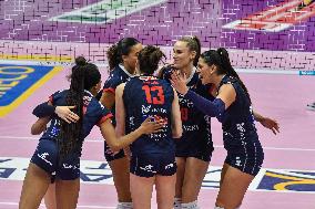 Reale Mutua Fenera Chieri '76 v SMI Roma Volley - Italian Women's Serie A1 Volleyball: Day 11