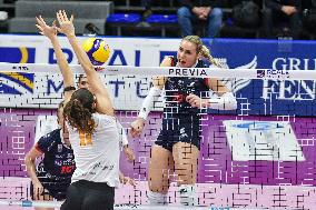 Reale Mutua Fenera Chieri '76 v SMI Roma Volley - Italian Women's Serie A1 Volleyball: Day 11