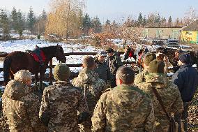 Hutsul ponies help with rehabilitation of Ukrainian military