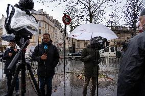 Resignation Of Prime Minister Atmosphere - Paris